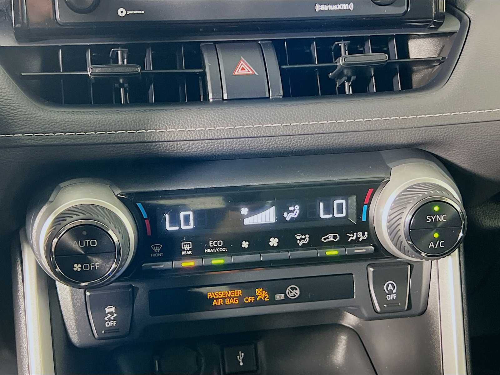 2022 Toyota RAV4 XLE - Photo 15
