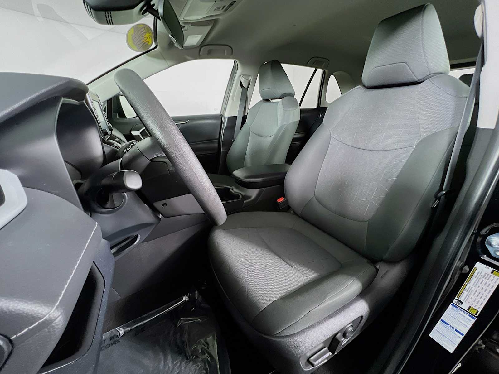 2022 Toyota RAV4 XLE - Photo 20