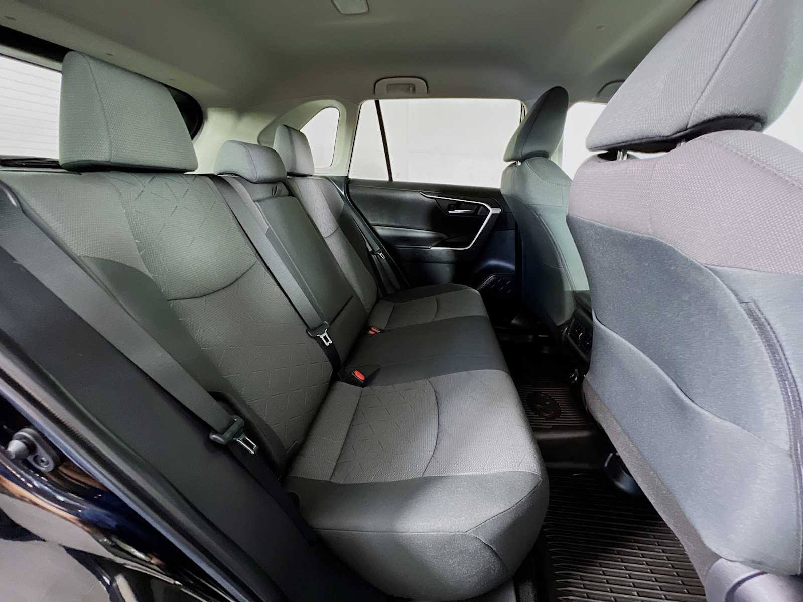 2022 Toyota RAV4 XLE - Photo 26