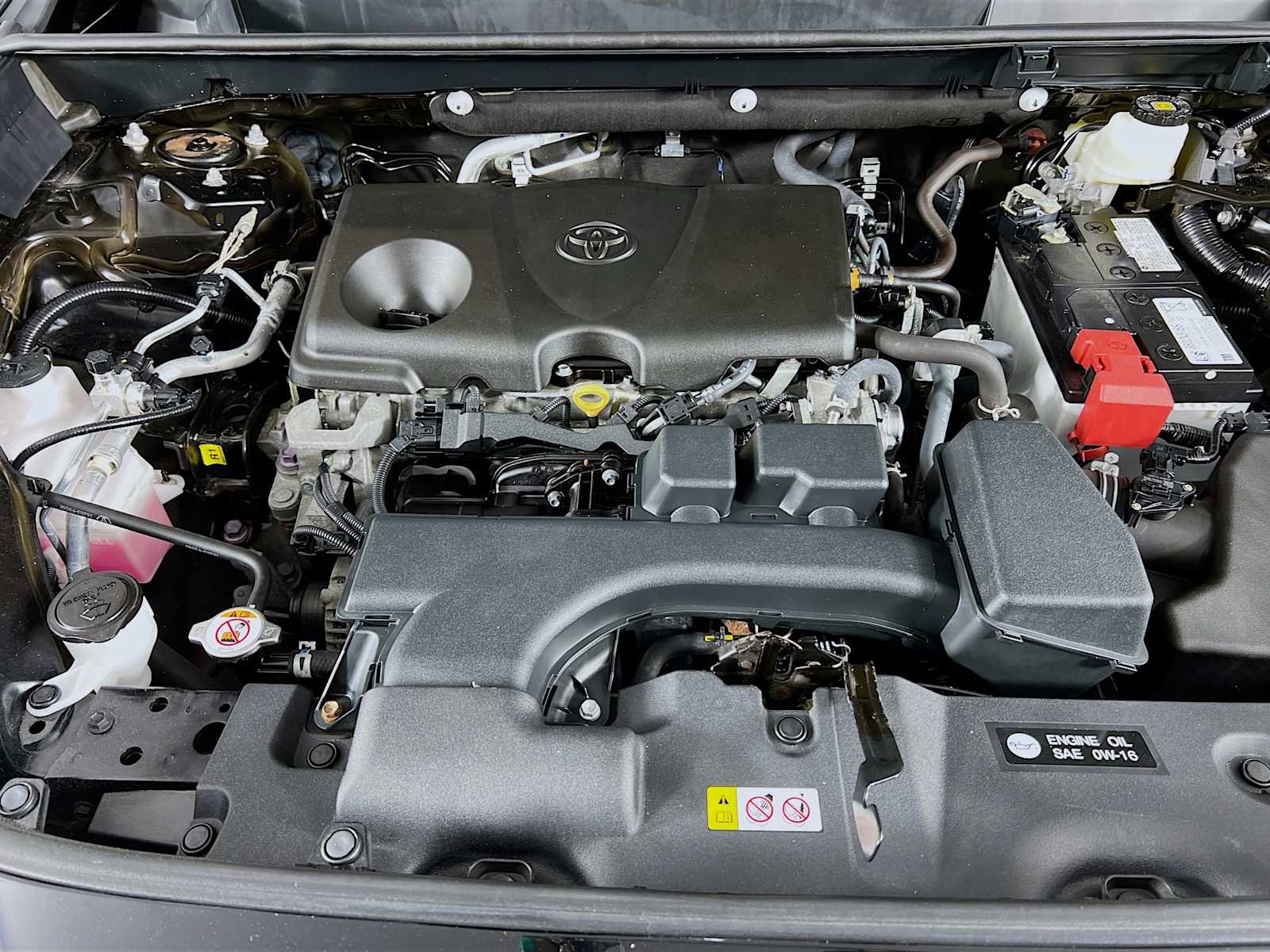 2022 Toyota RAV4 XLE - Photo 29