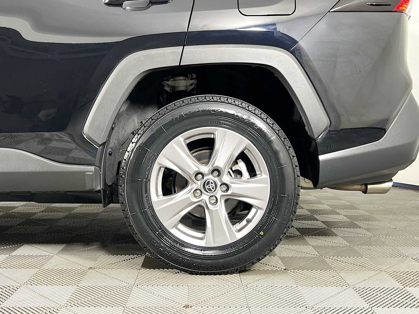 2022 Toyota RAV4 XLE - Photo 30