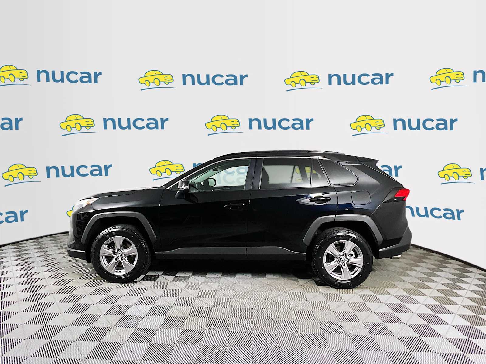 2022 Toyota RAV4 XLE - Photo 4