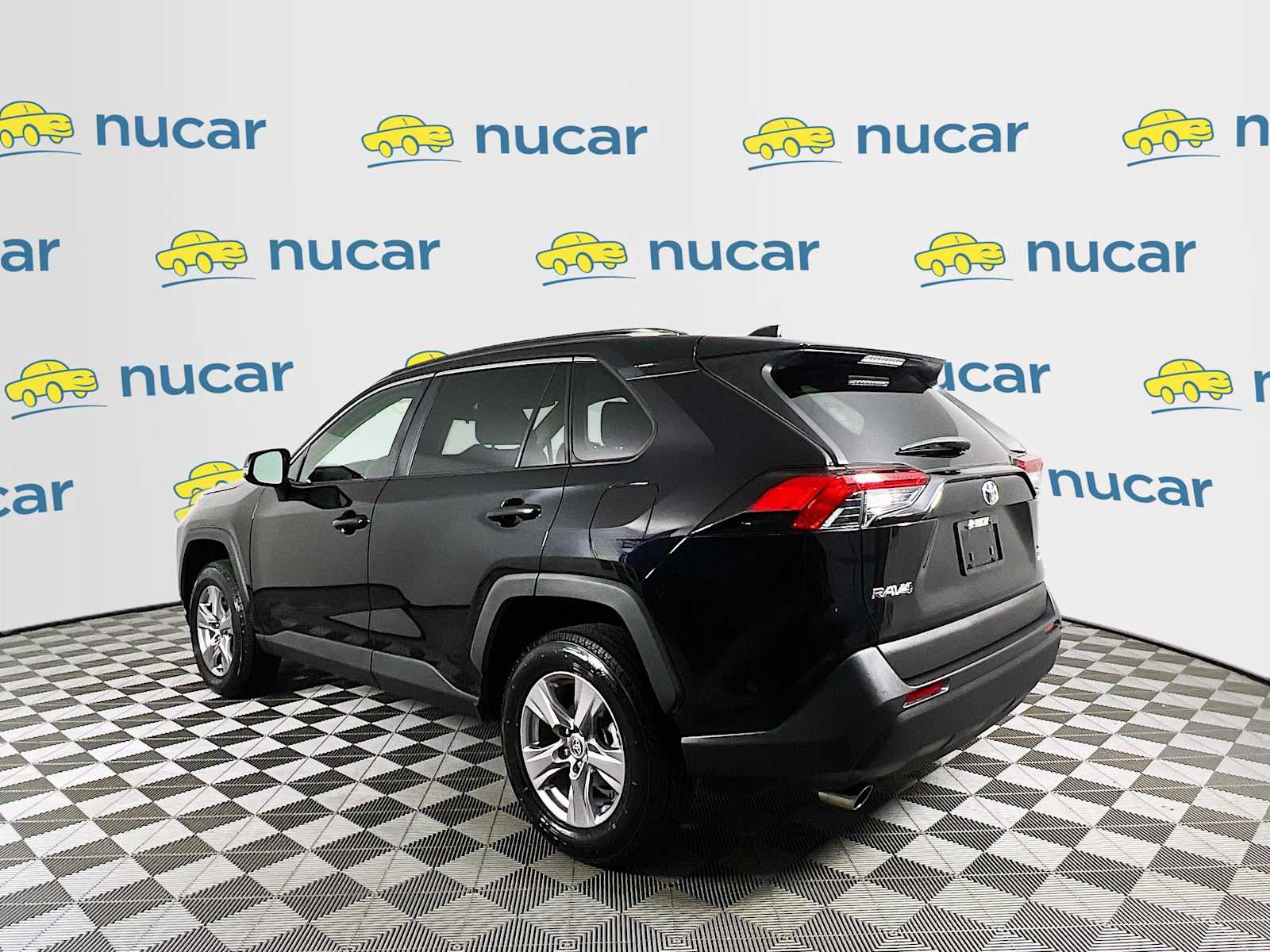 2022 Toyota RAV4 XLE - Photo 5
