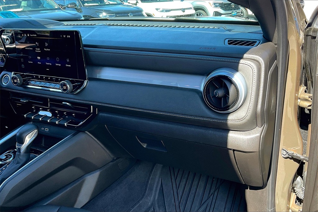 2024 Chevrolet Colorado LT - Photo 12