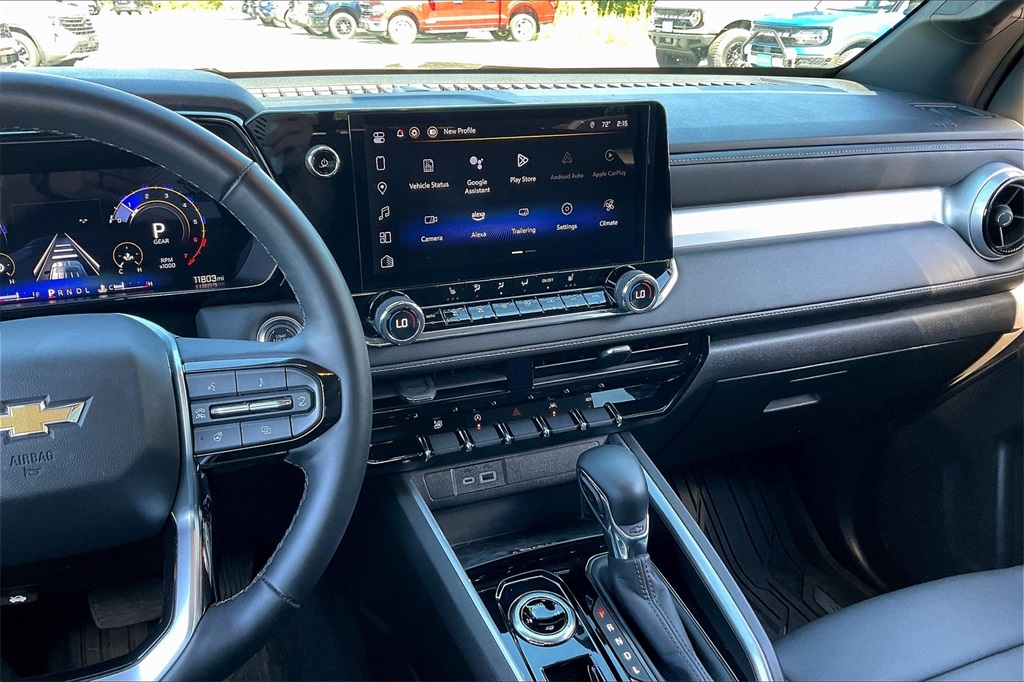2024 Chevrolet Colorado LT - Photo 17
