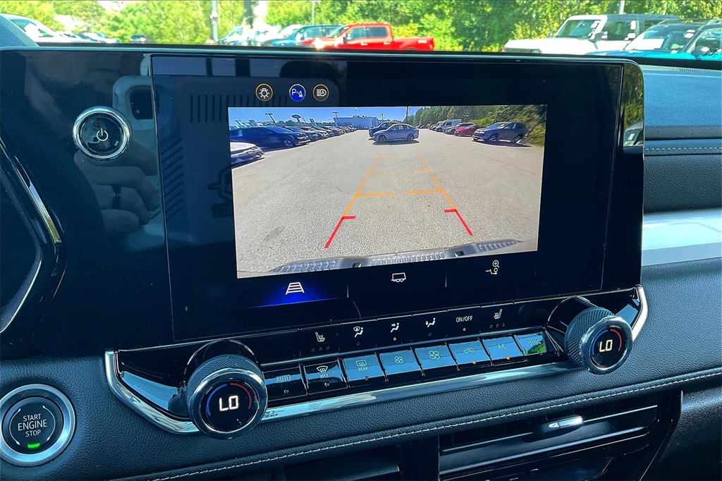 2024 Chevrolet Colorado LT - Photo 18