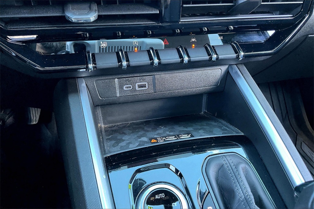 2024 Chevrolet Colorado LT - Photo 24