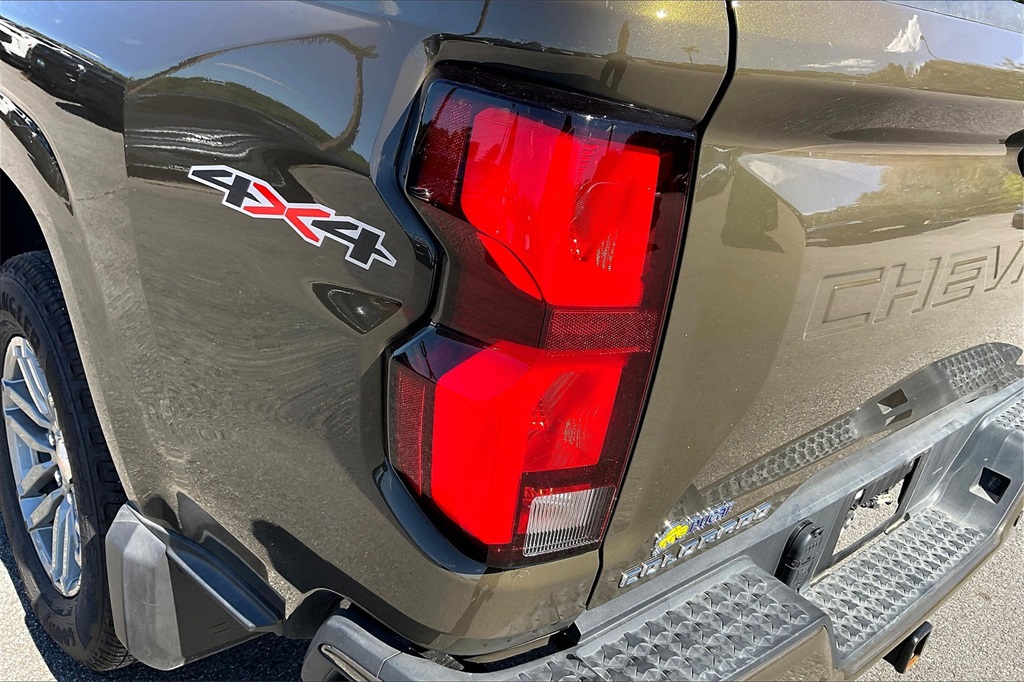 2024 Chevrolet Colorado LT - Photo 31