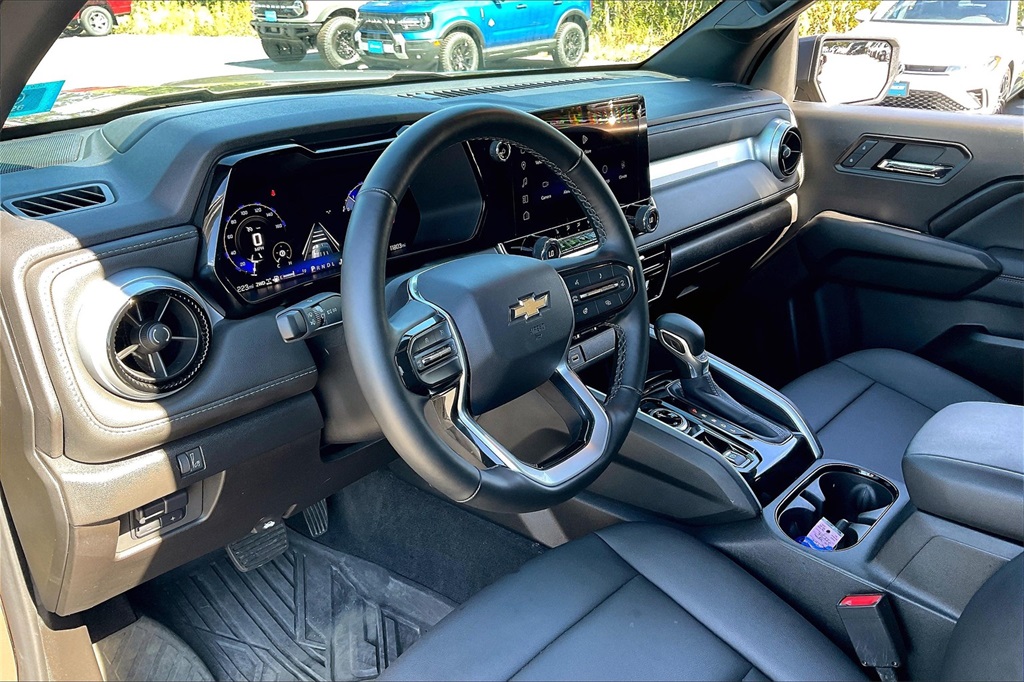 2024 Chevrolet Colorado LT - Photo 8