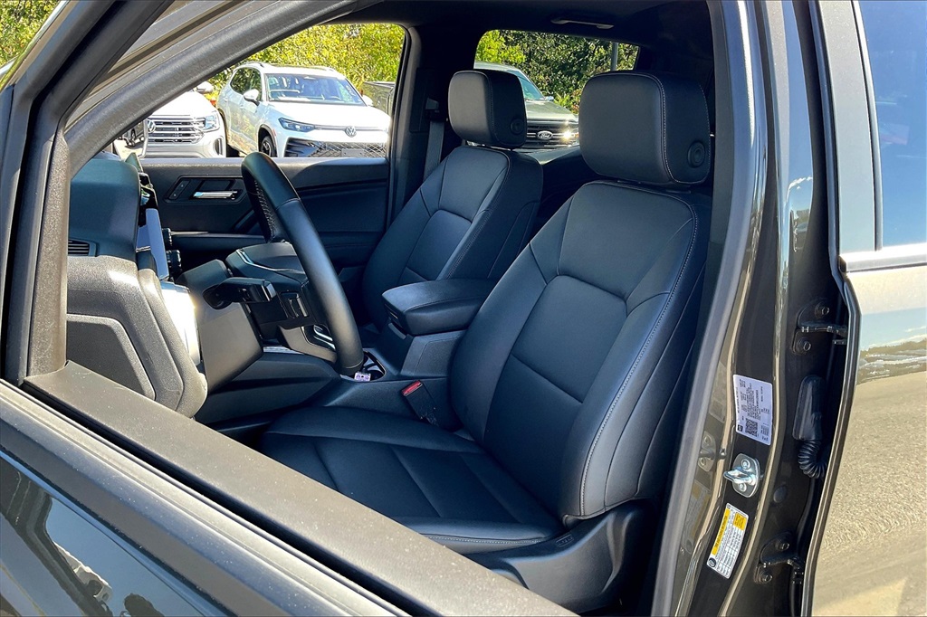 2024 Chevrolet Colorado LT - Photo 9