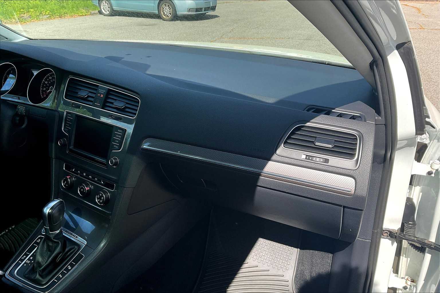 2017 Volkswagen Golf Alltrack SE - Photo 13