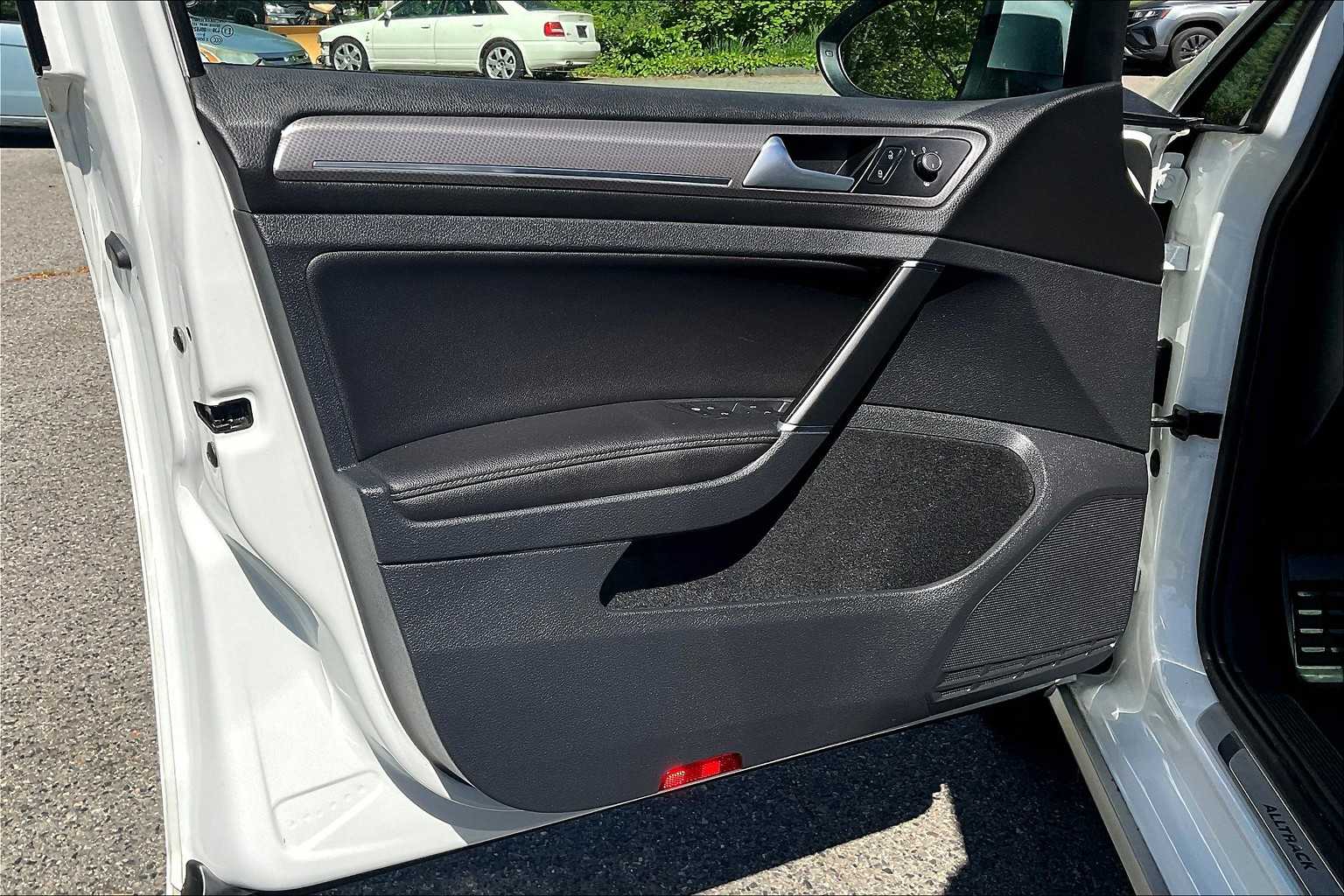 2017 Volkswagen Golf Alltrack SE - Photo 9