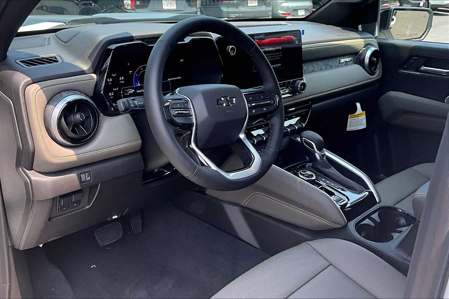 2025 Chevrolet Colorado 4WD ZR2 - Photo 9