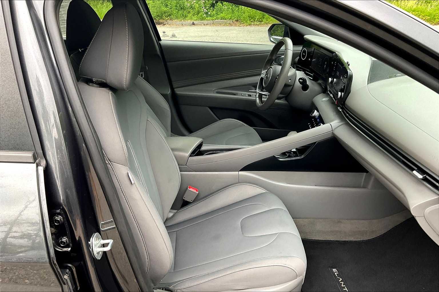 2021 Hyundai Elantra SEL - Photo 11