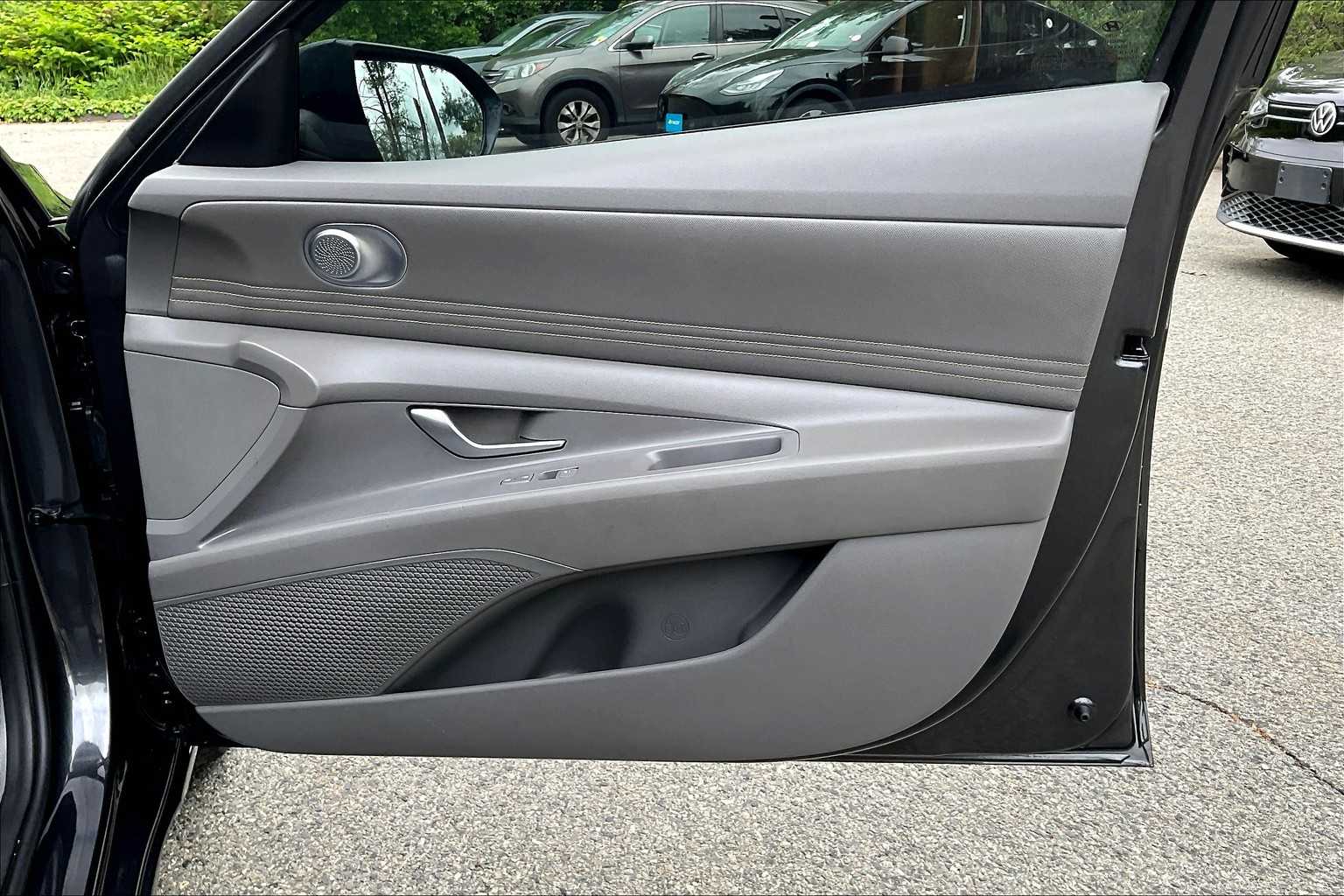2021 Hyundai Elantra SEL - Photo 12