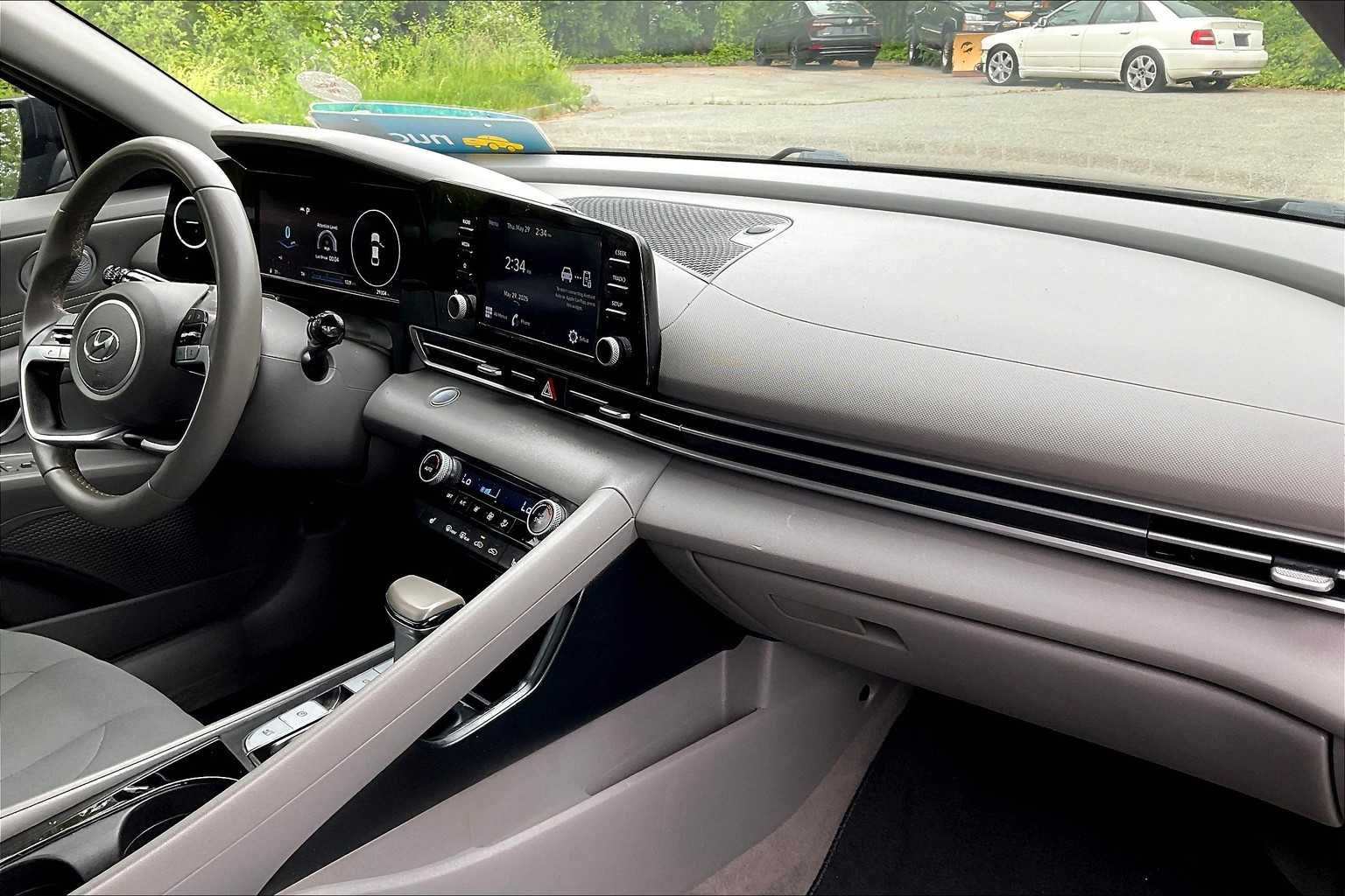 2021 Hyundai Elantra SEL - Photo 14