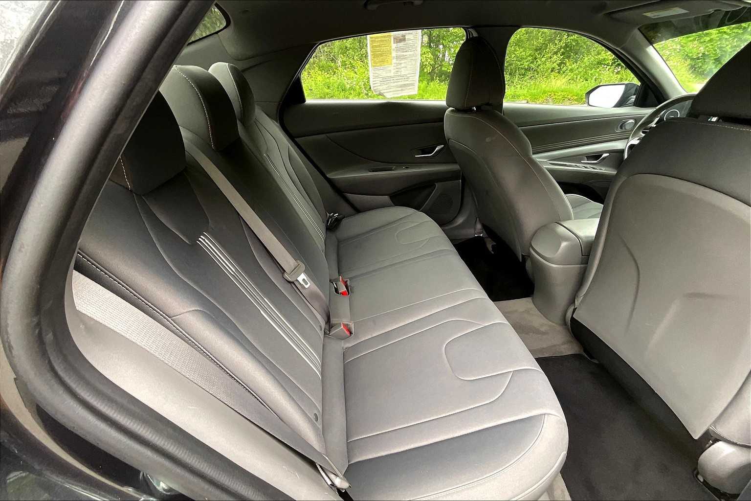 2021 Hyundai Elantra SEL - Photo 16