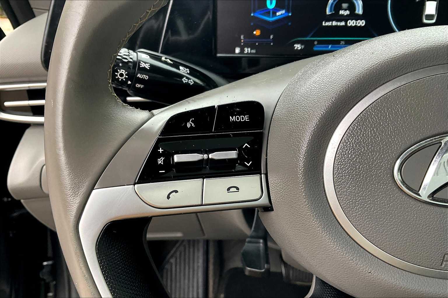 2021 Hyundai Elantra SEL - Photo 23