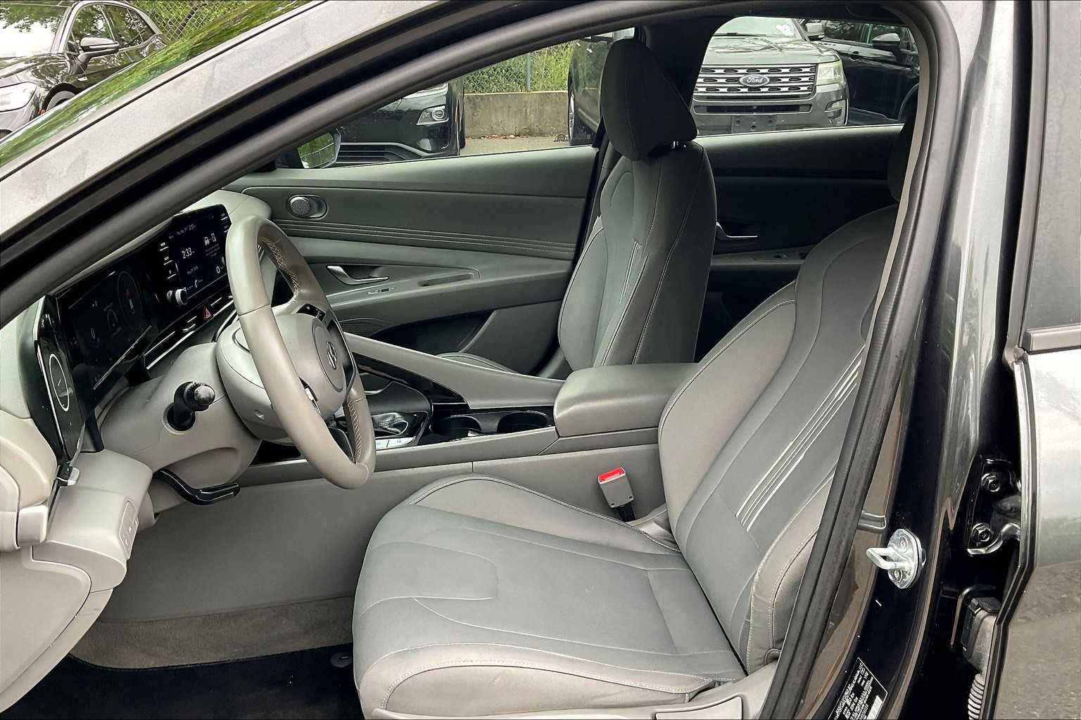 2021 Hyundai Elantra SEL - Photo 10