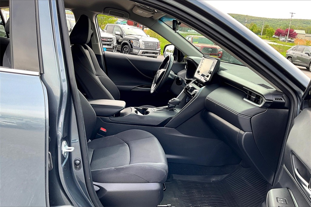 2021 Toyota Venza LE - Photo 14