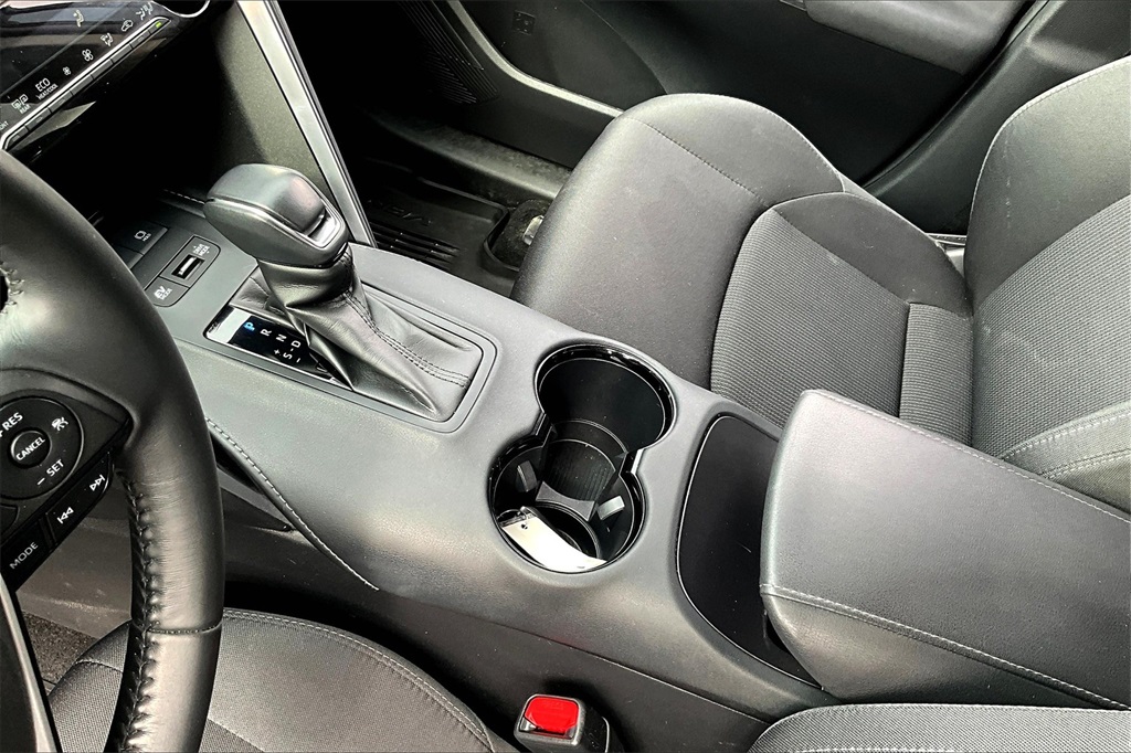2021 Toyota Venza LE - Photo 20