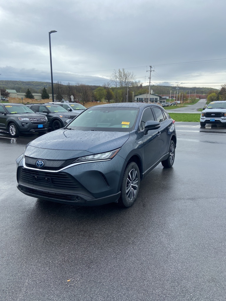 2021 Toyota Venza LE - Photo 2