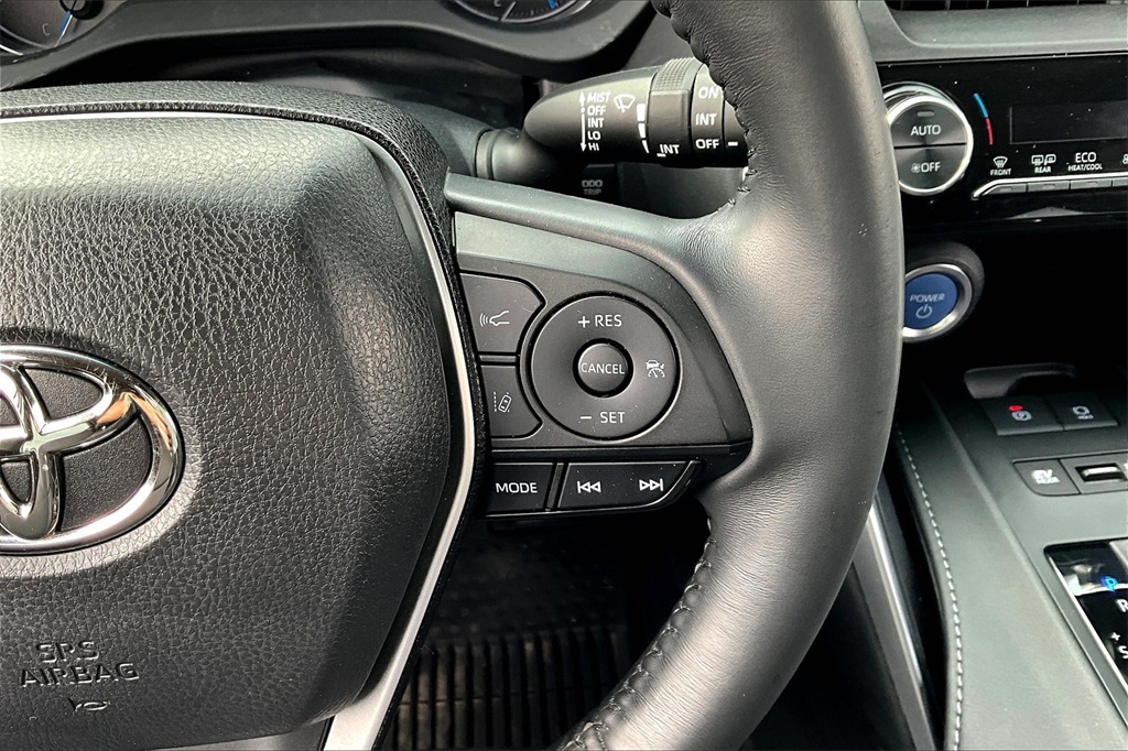 2021 Toyota Venza LE - Photo 24