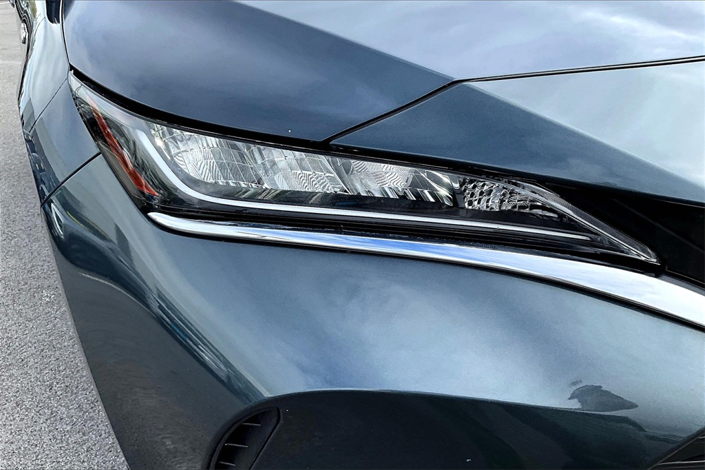 2021 Toyota Venza LE - Photo 32