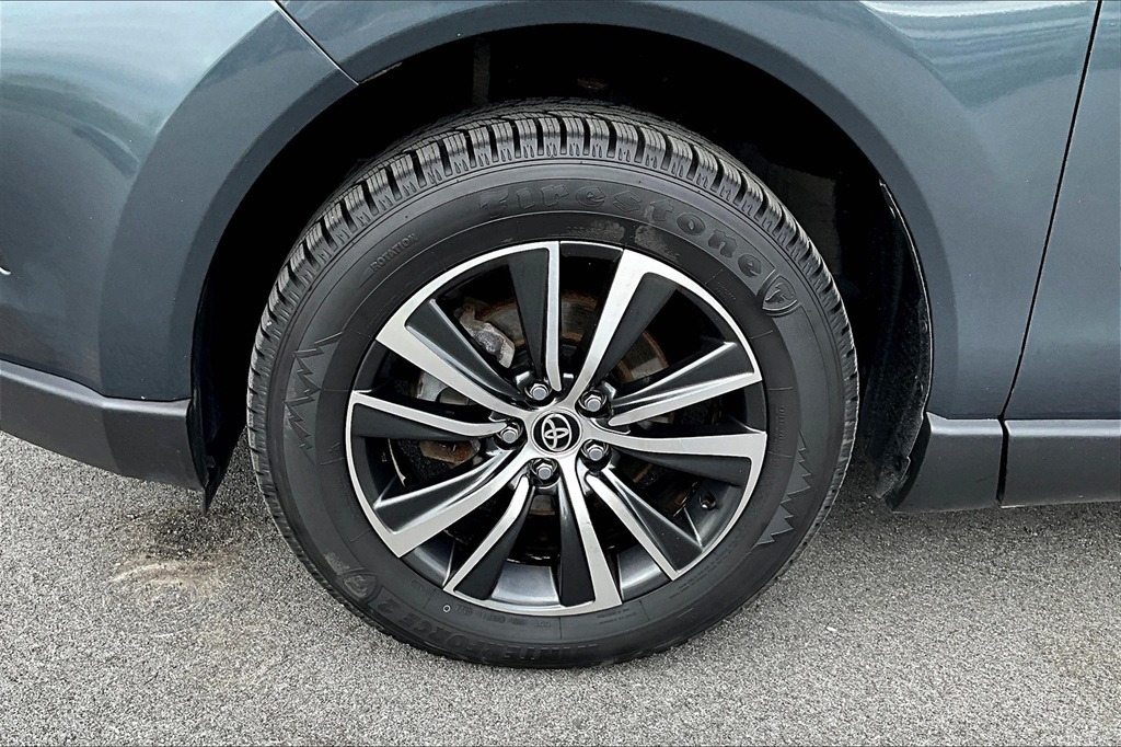 2021 Toyota Venza LE - Photo 7