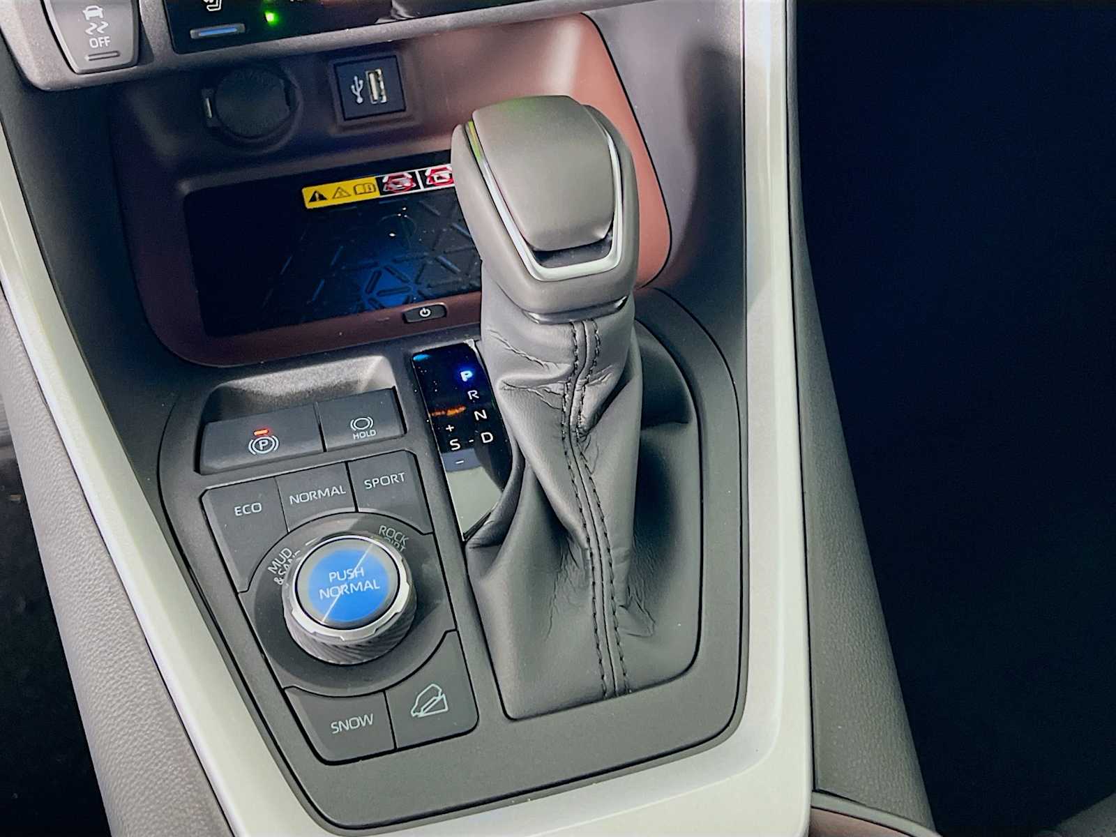 2025 Toyota RAV4 Limited - Photo 11