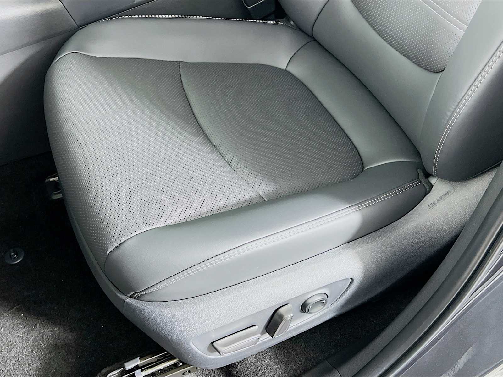 2025 Toyota RAV4 Limited - Photo 17