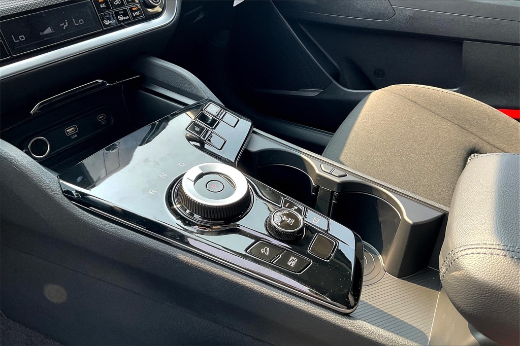 2025 Kia Sportage Hybrid LX - Photo 14