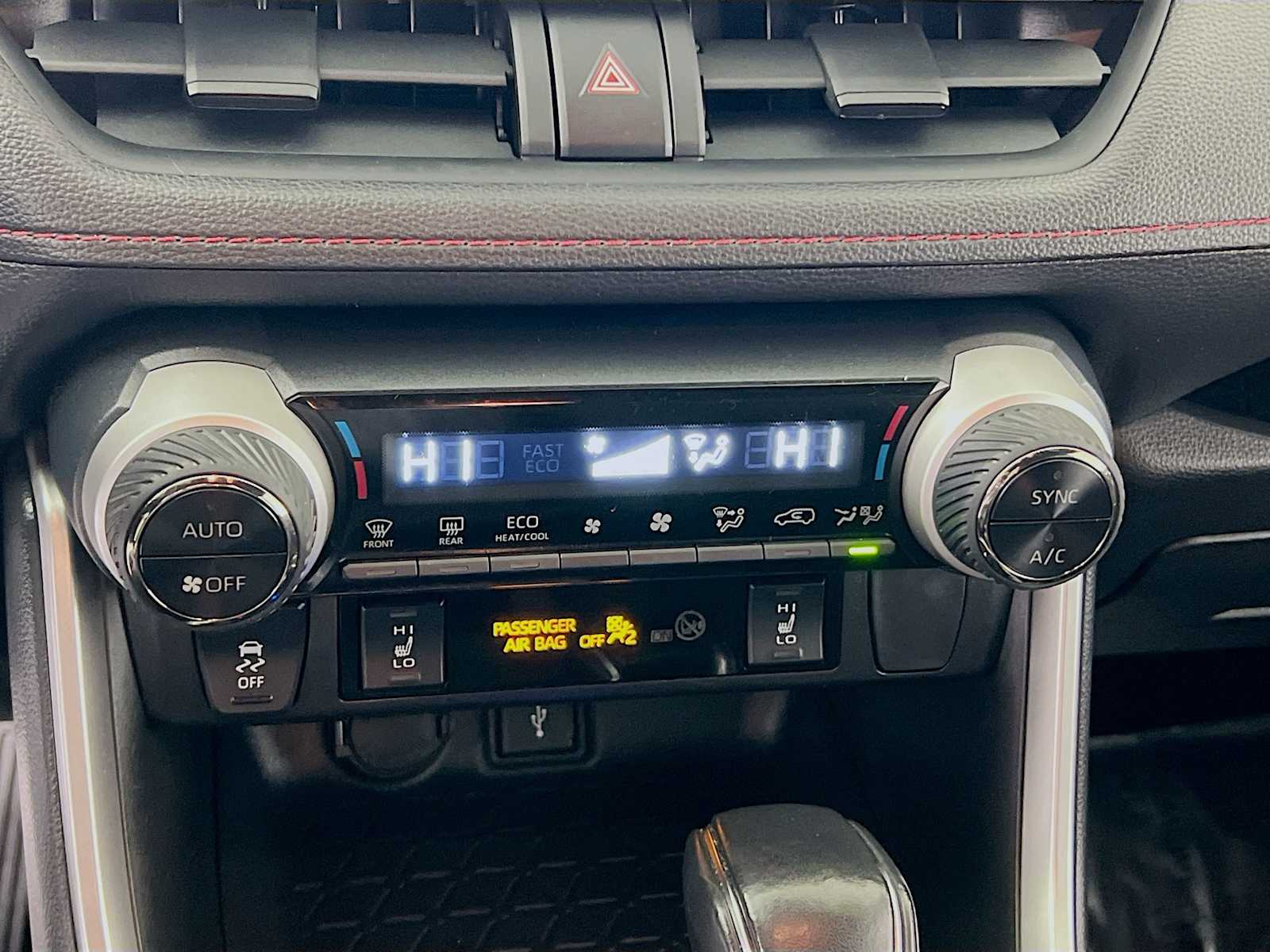 2021 Toyota RAV4 Prime SE - Photo 16