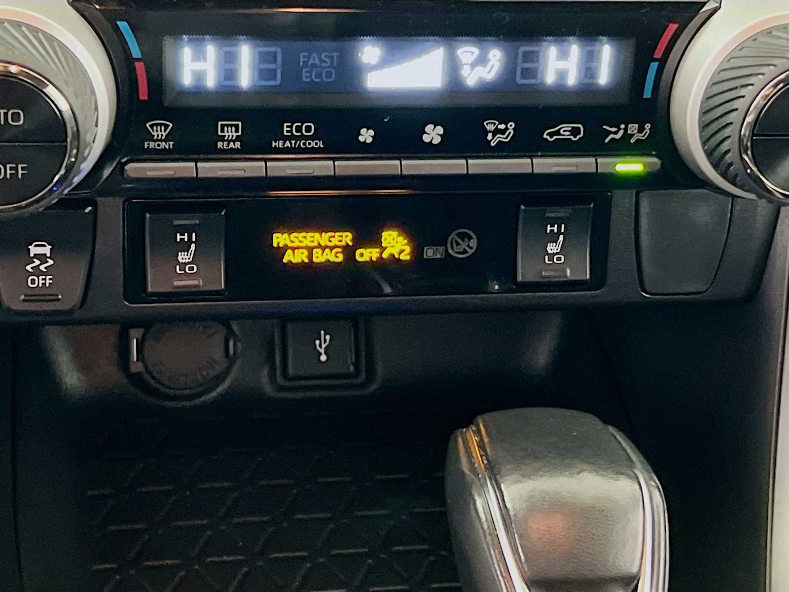 2021 Toyota RAV4 Prime SE - Photo 21