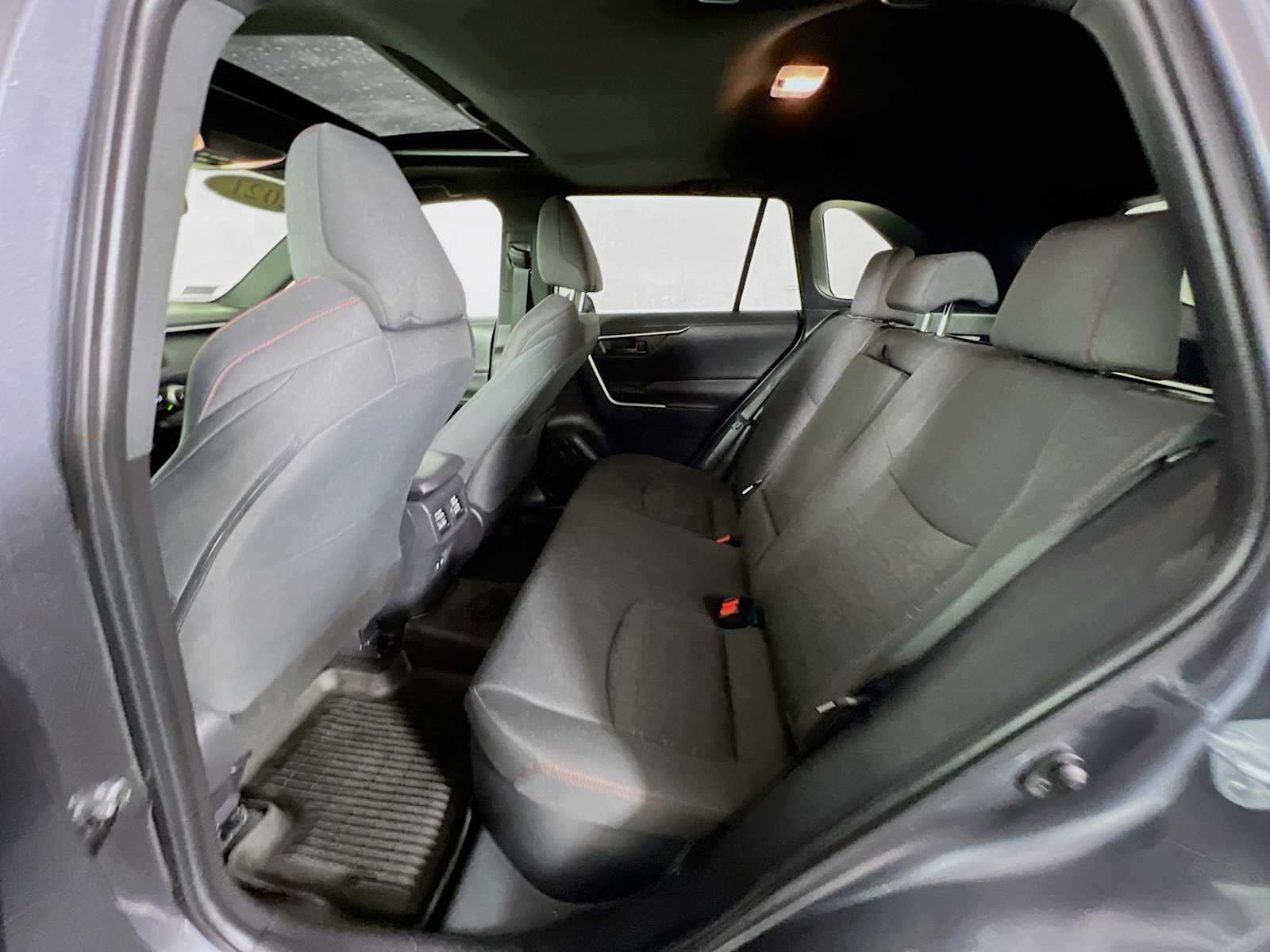 2021 Toyota RAV4 Prime SE - Photo 26