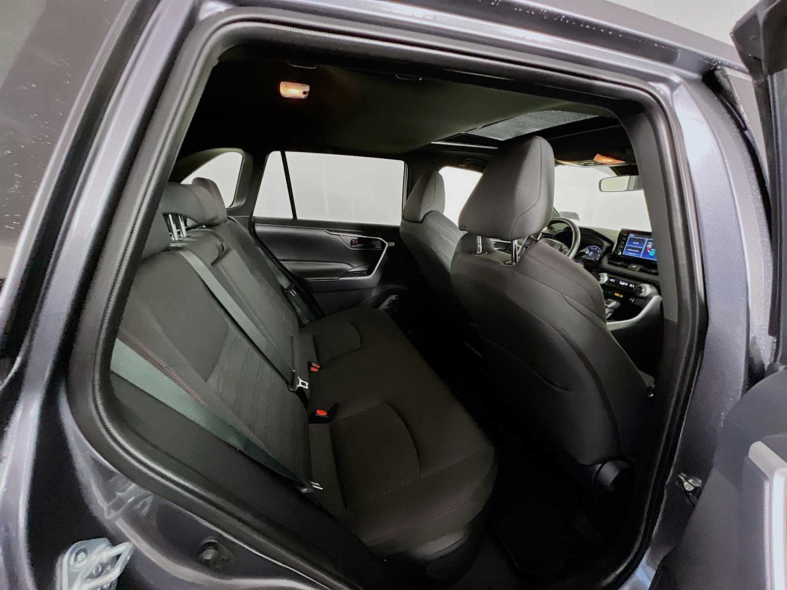 2021 Toyota RAV4 Prime SE - Photo 28