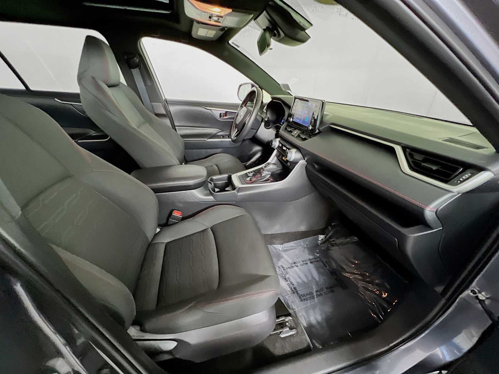 2021 Toyota RAV4 Prime SE - Photo 29