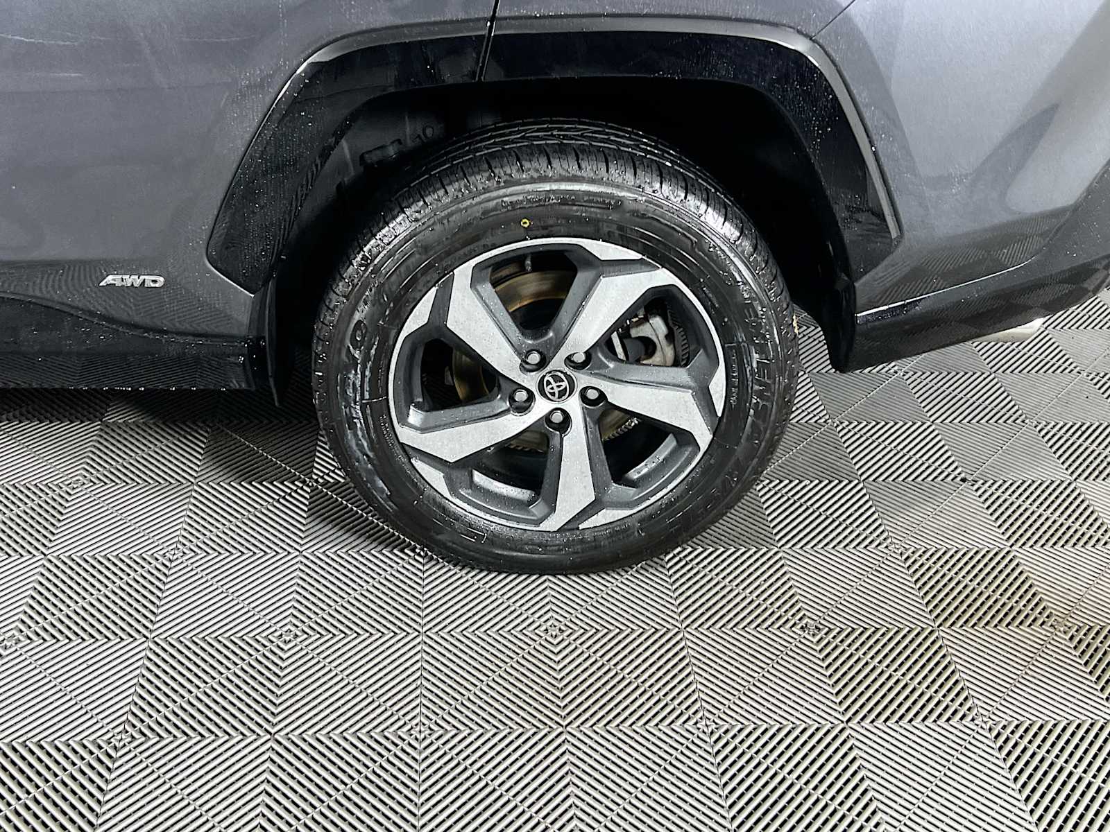 2021 Toyota RAV4 Prime SE - Photo 32