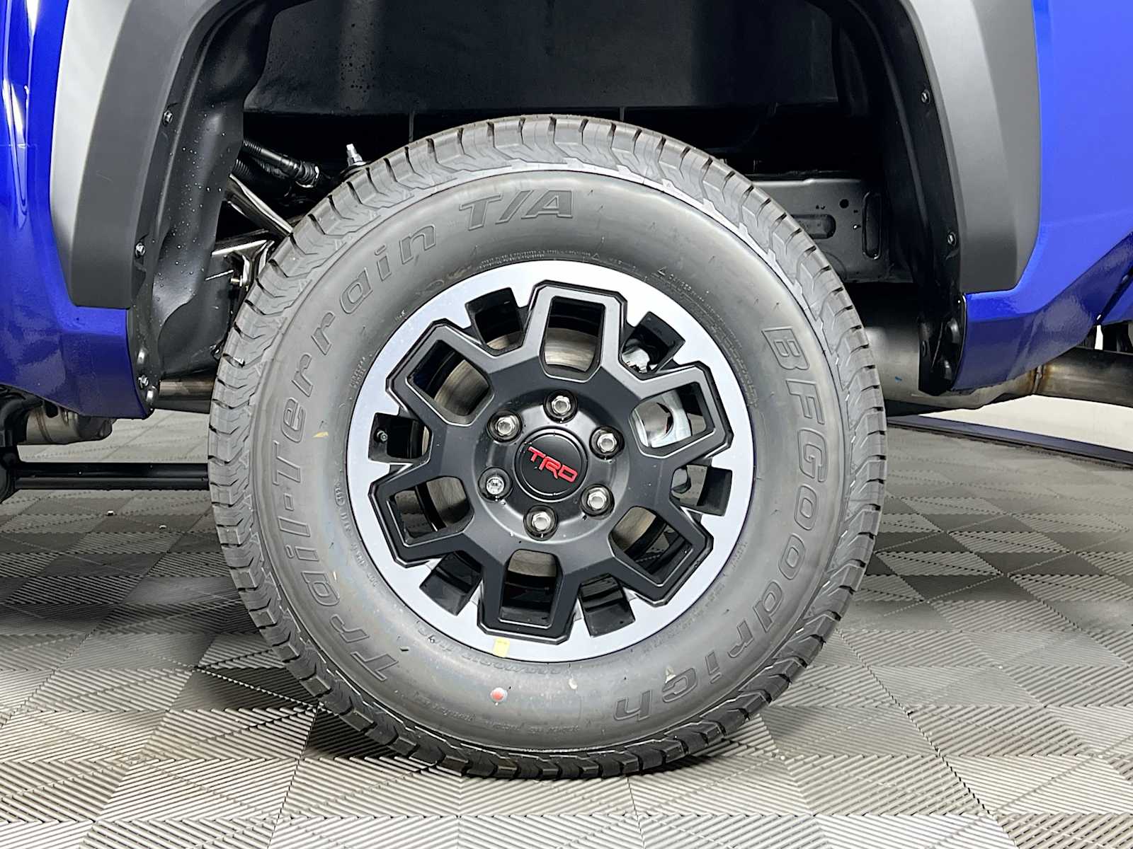 2025 Toyota Tacoma TRD Off Road - Photo 18