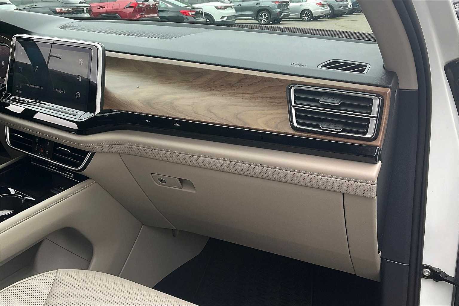 2024 Volkswagen Atlas 2.0T SE w/Technology - Photo 13