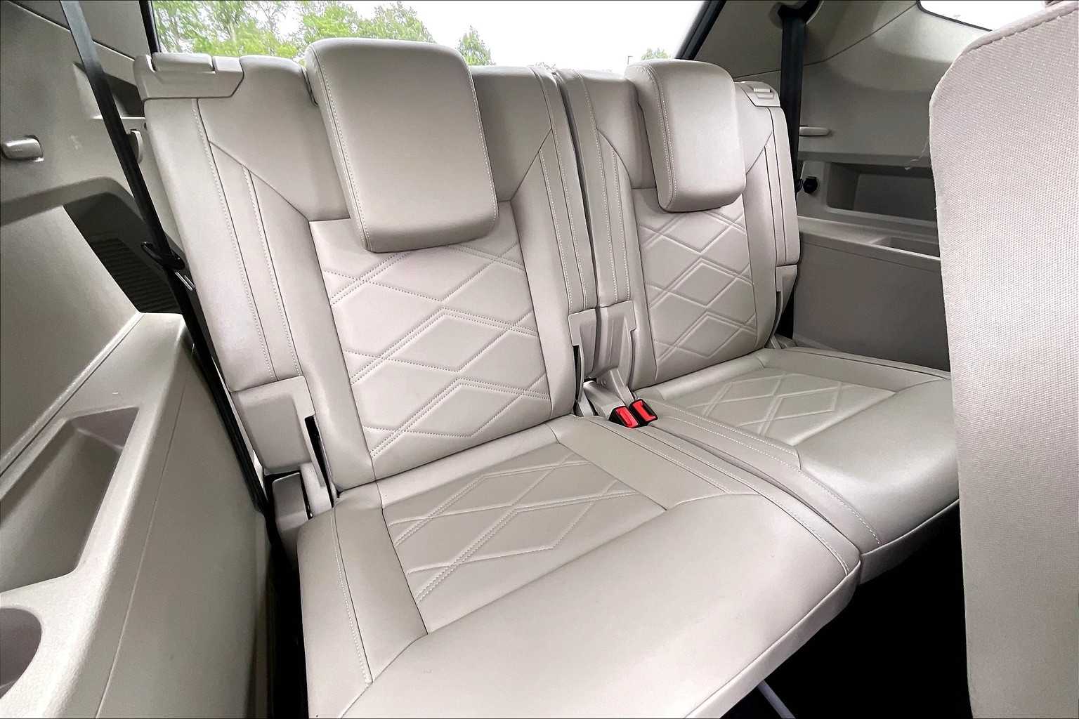 2024 Volkswagen Atlas 2.0T SE w/Technology - Photo 17