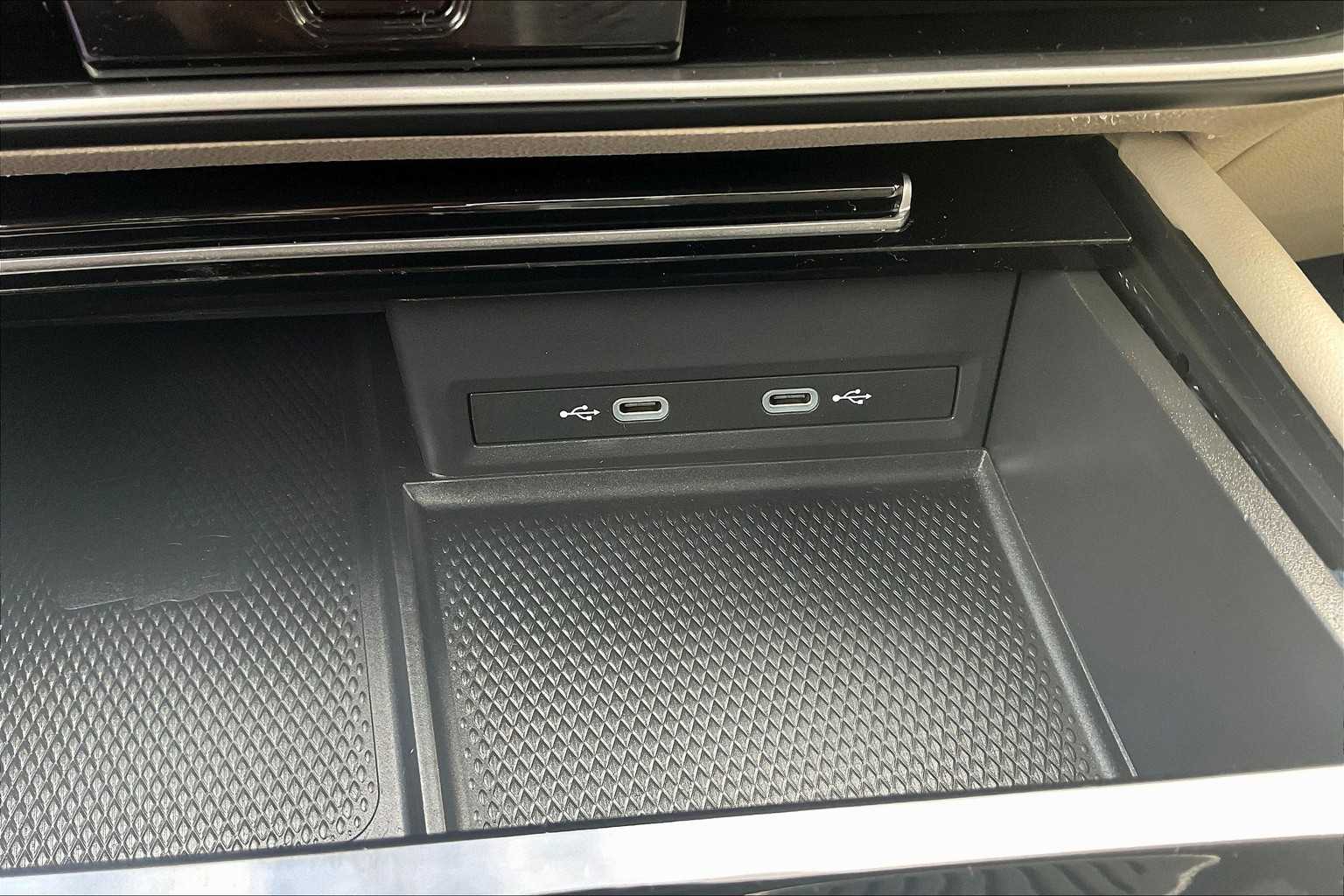 2024 Volkswagen Atlas 2.0T SE w/Technology - Photo 26
