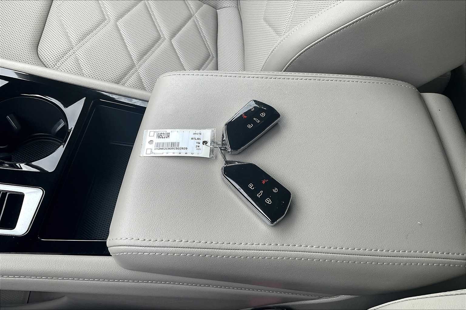 2024 Volkswagen Atlas 2.0T SE w/Technology - Photo 30