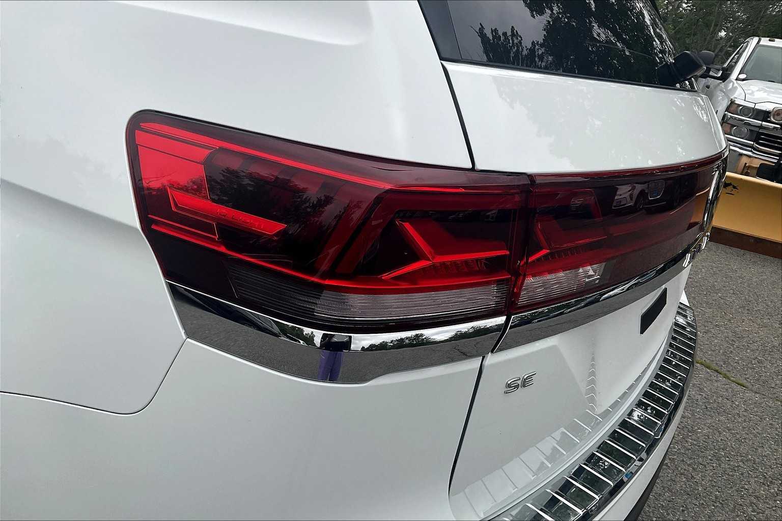 2024 Volkswagen Atlas 2.0T SE w/Technology - Photo 33