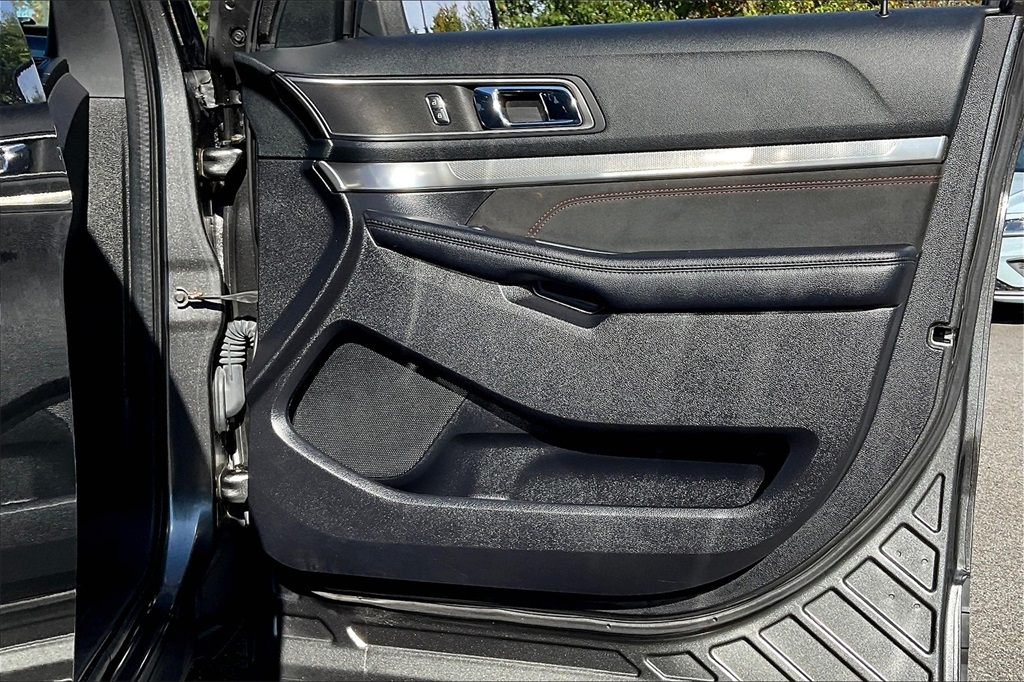 2019 Ford Explorer XLT - Photo 11