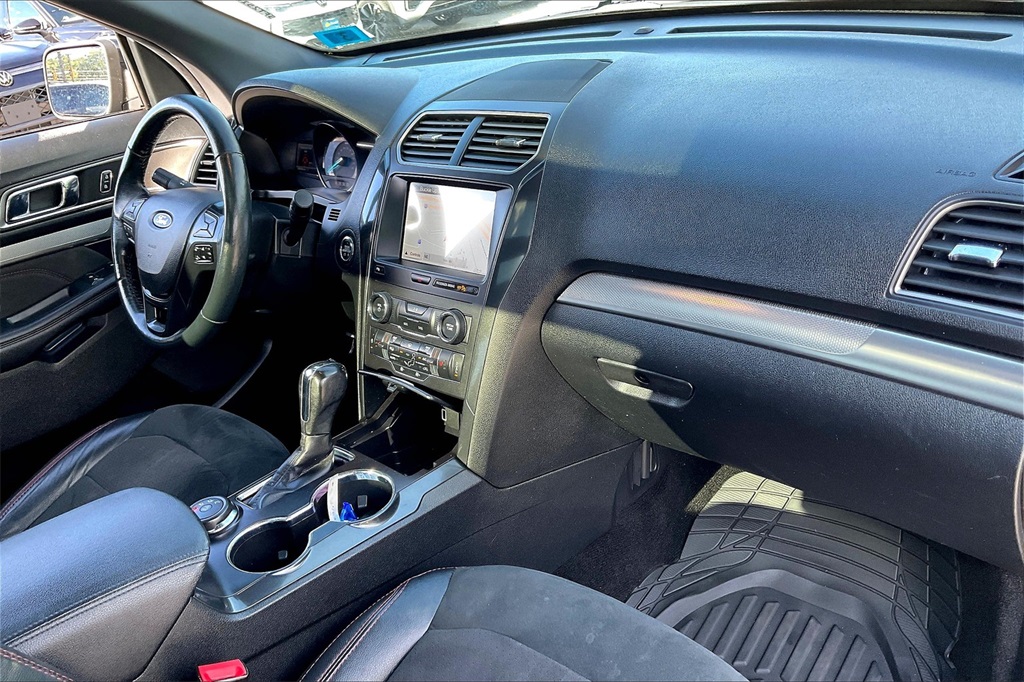 2019 Ford Explorer XLT - Photo 13