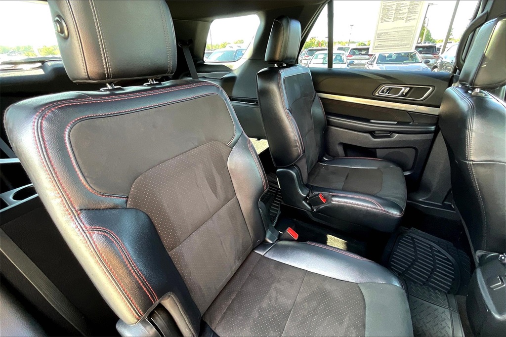 2019 Ford Explorer XLT - Photo 15