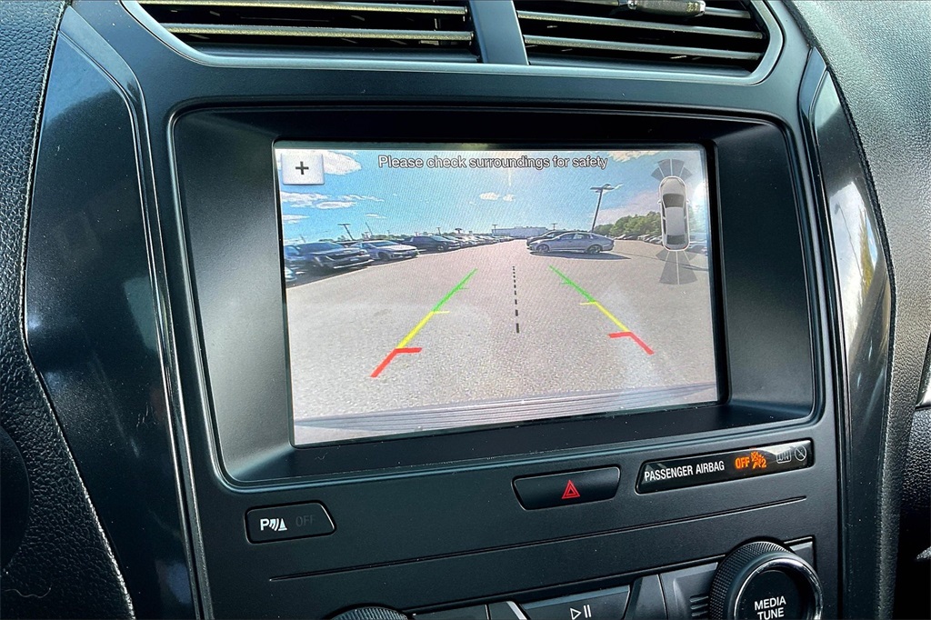 2019 Ford Explorer XLT - Photo 19