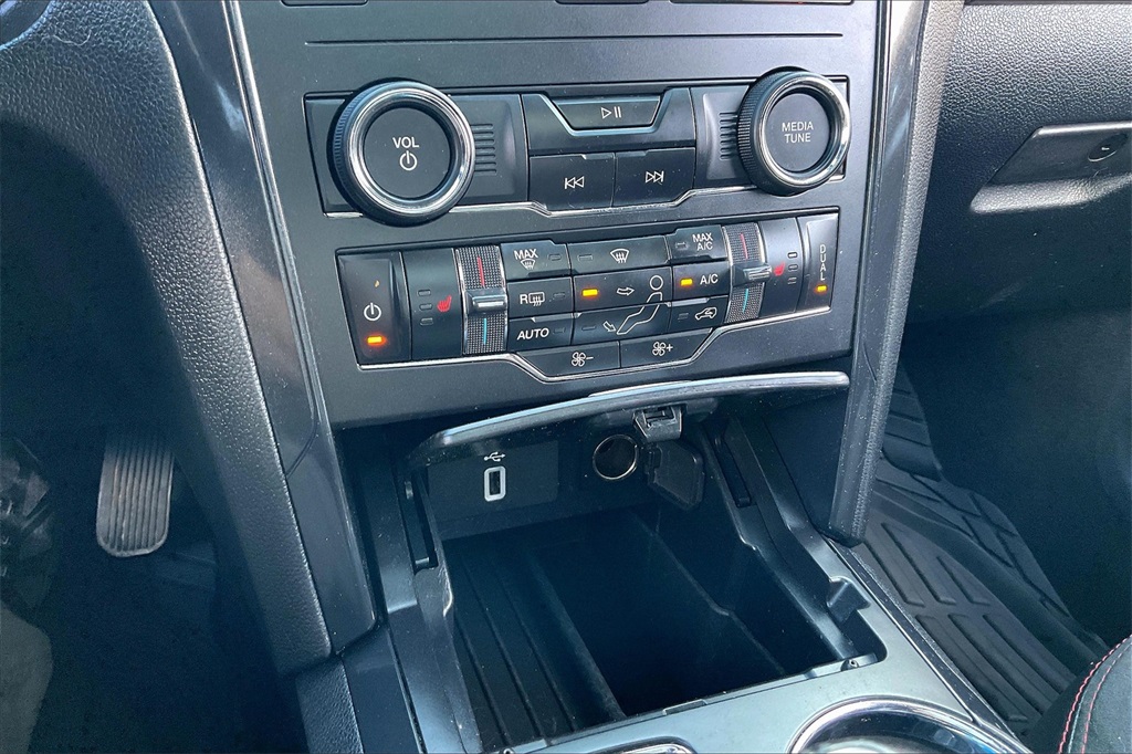 2019 Ford Explorer XLT - Photo 26