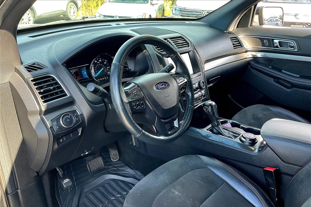 2019 Ford Explorer XLT - Photo 8